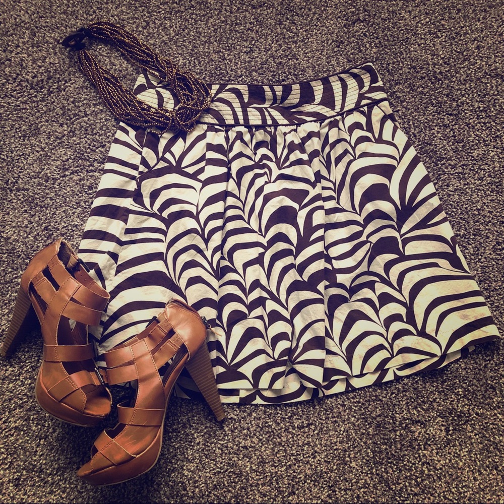 🚫🚫🚫SOLD🚫🚫🚫 Brown & White Skirt